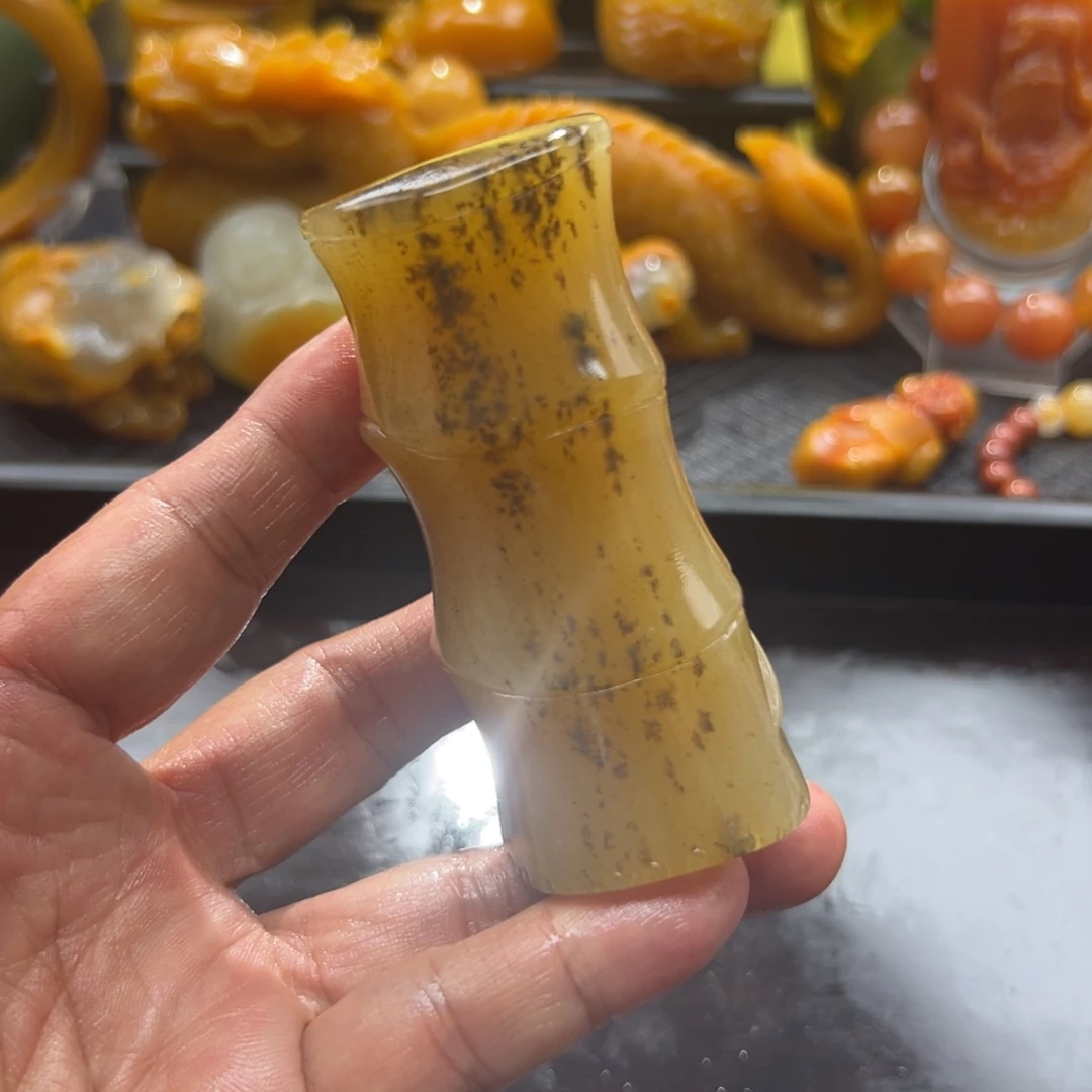 安***很石英质玉未镶嵌颈饰