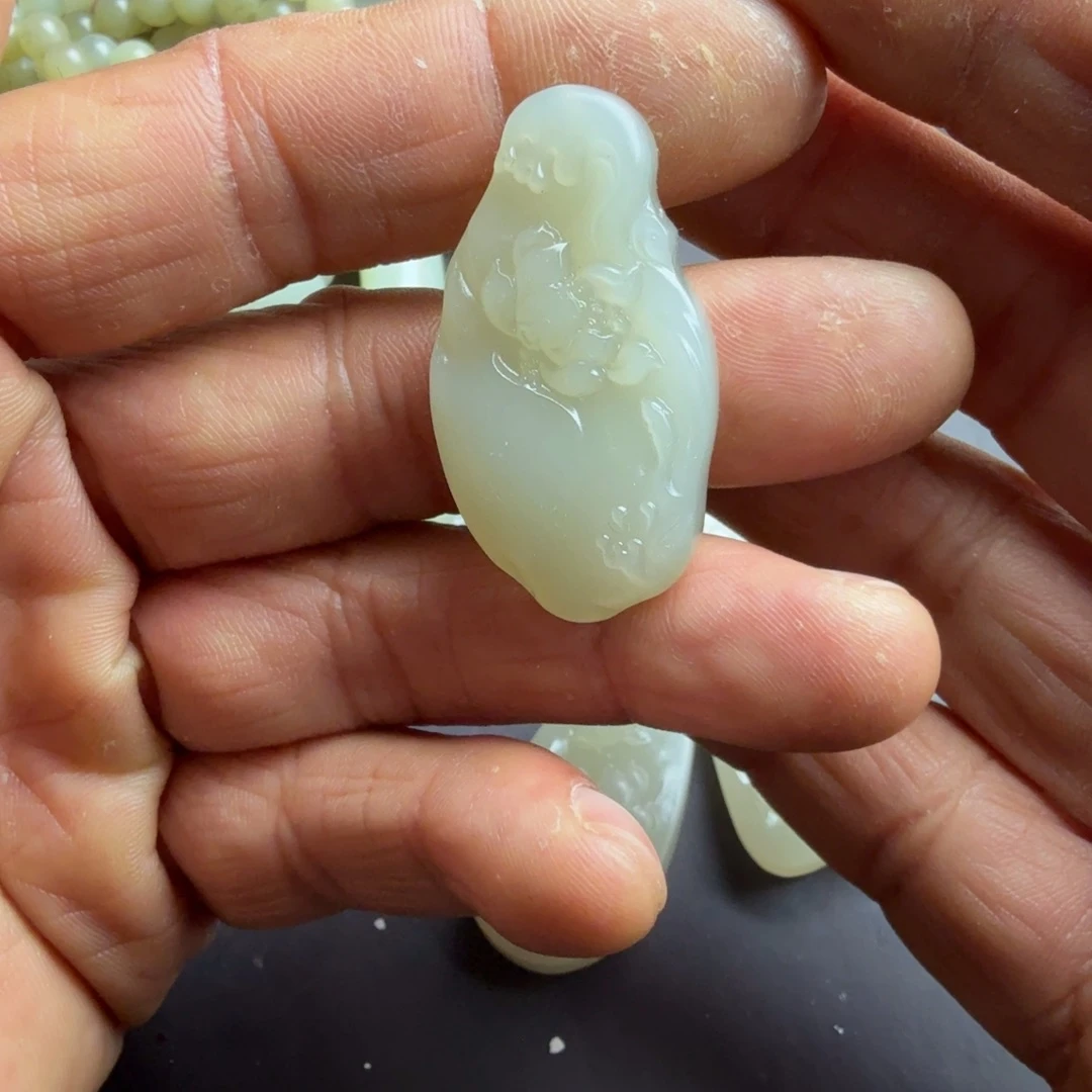 和田玉颈饰未镶嵌