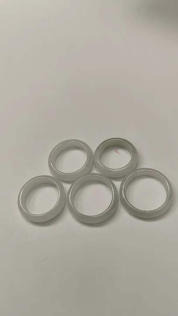 天然缅甸A货翡翠戒圈（多样性发其一）