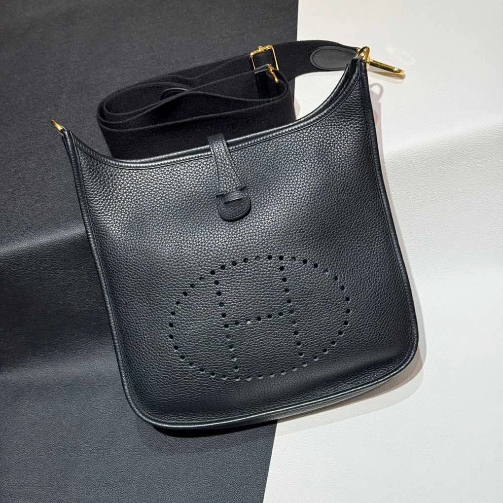 未使用 Hermes/爱马仕 黑金evelyne29 单肩包  W刻