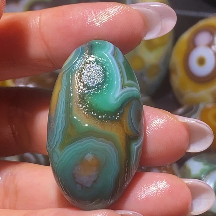 玛瑙/玉髓未镶嵌珠宝奇石39