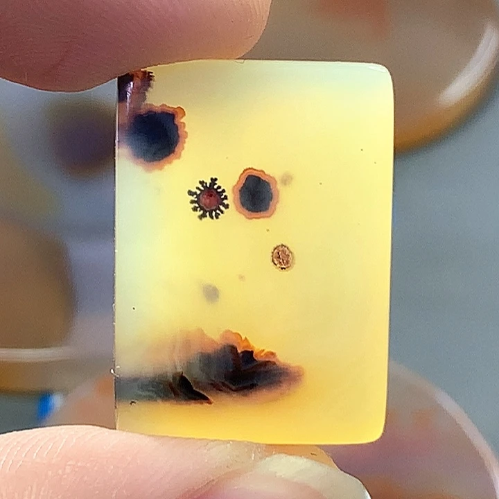 未镶嵌颈饰玛瑙/玉髓