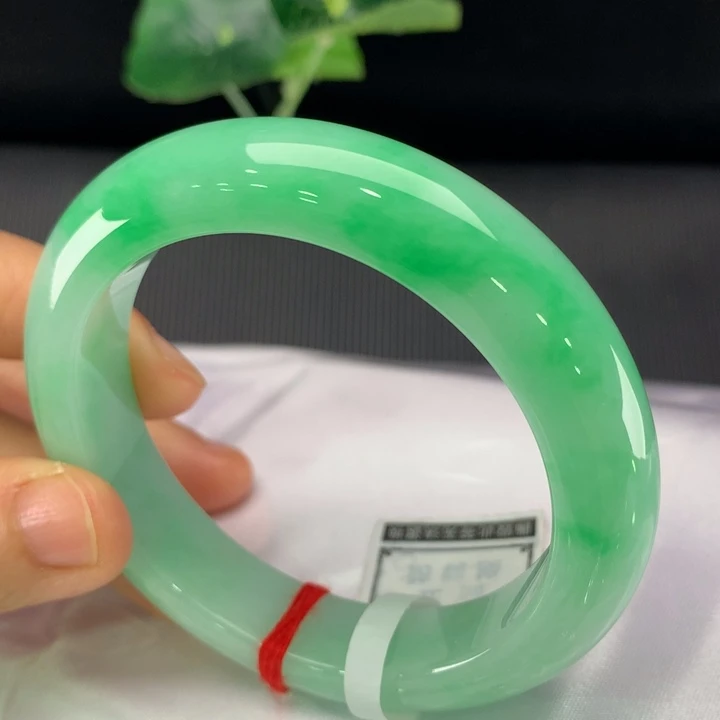 翡翠未镶嵌手镯正圈56