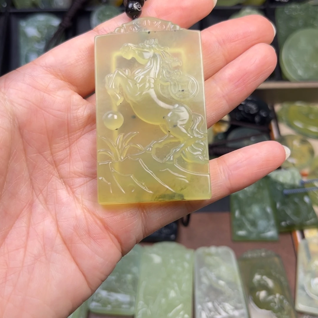 蛇纹石玉未镶嵌吊坠(赠链)