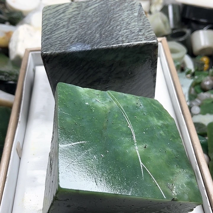 和田玉（糖玉）和田玉边角料9K金镶嵌晟*