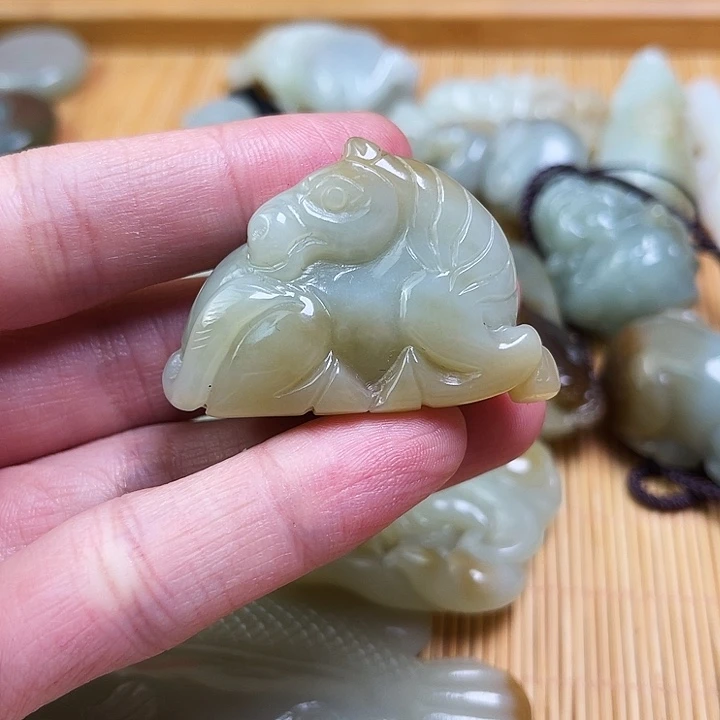 和田玉未镶嵌吊坠(不含链)