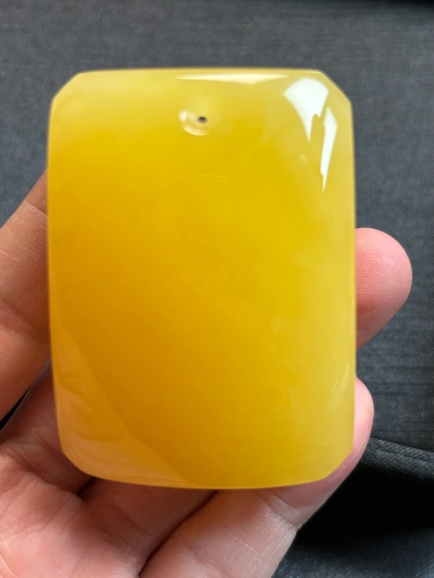 精品蜜蜡无事牌 重48克