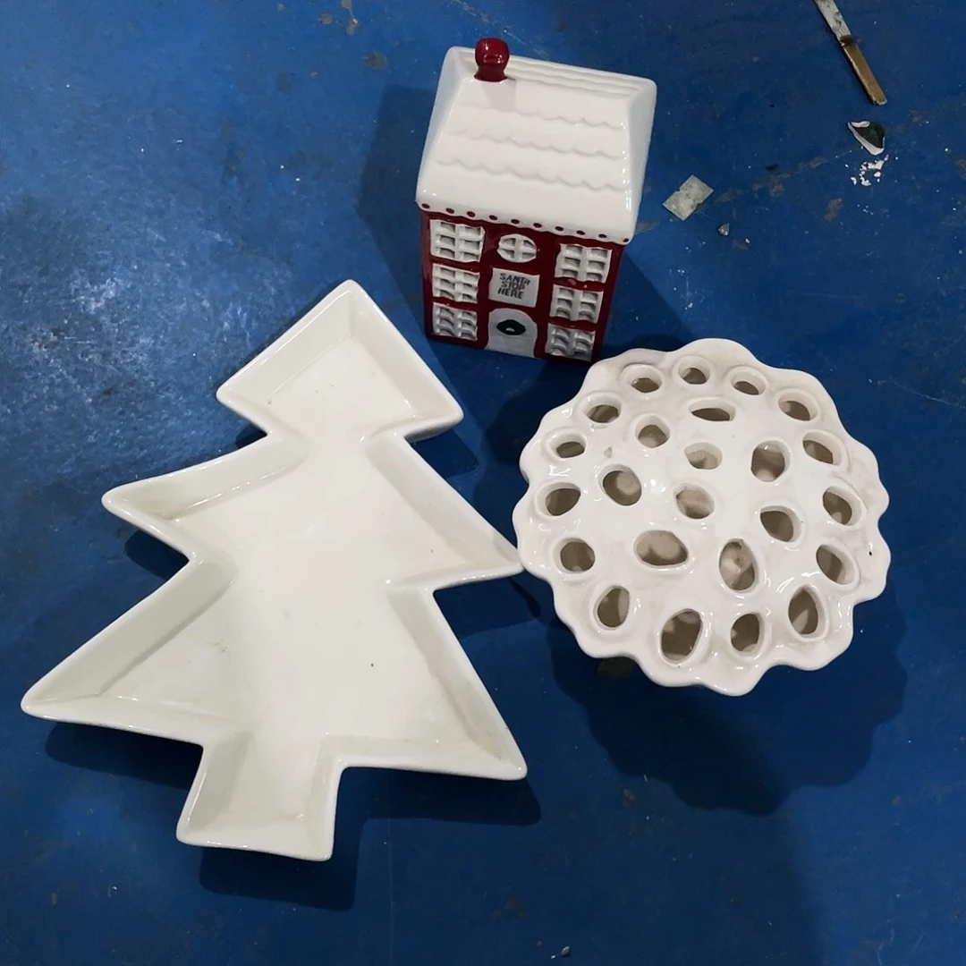 摆件兽***瘦 磕碰。封釉。