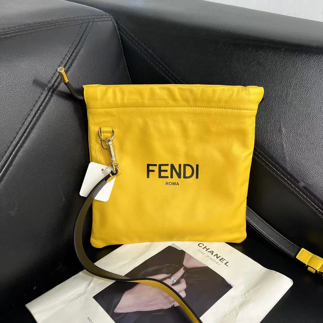 95新 FENDI/芬迪 捐金沉珠/黄色斜挎包单肩