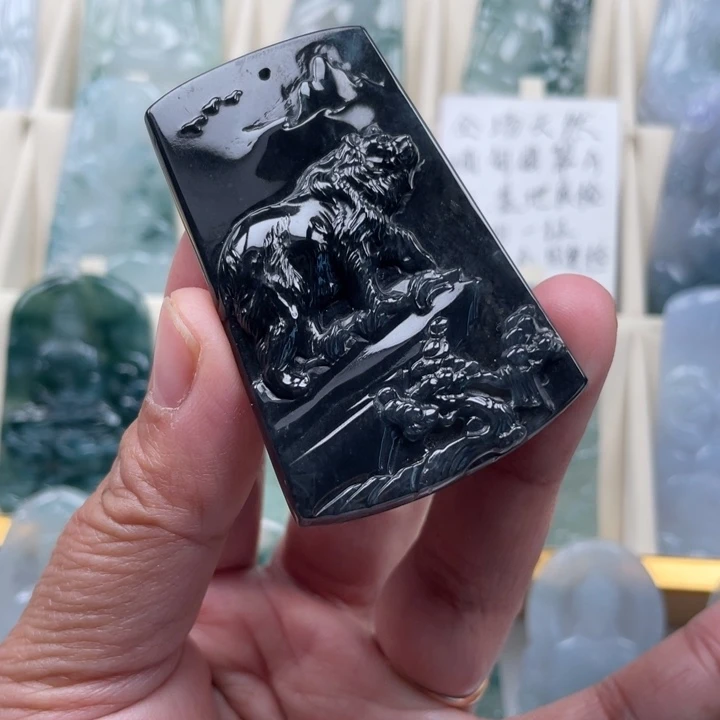 翡翠未镶嵌颈饰玉