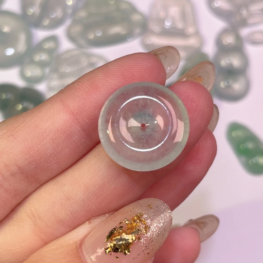 翡翠未镶嵌颈饰裸石