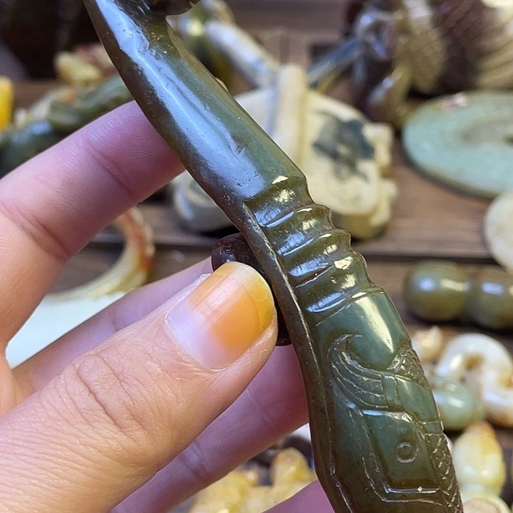 看***史未镶嵌和田玉（糖玉）挂件
