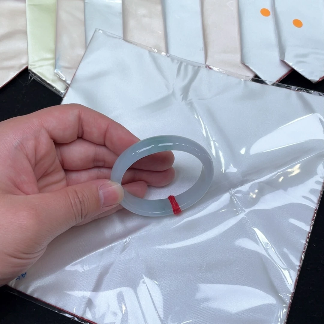 翡翠手镯未镶嵌52贵妃