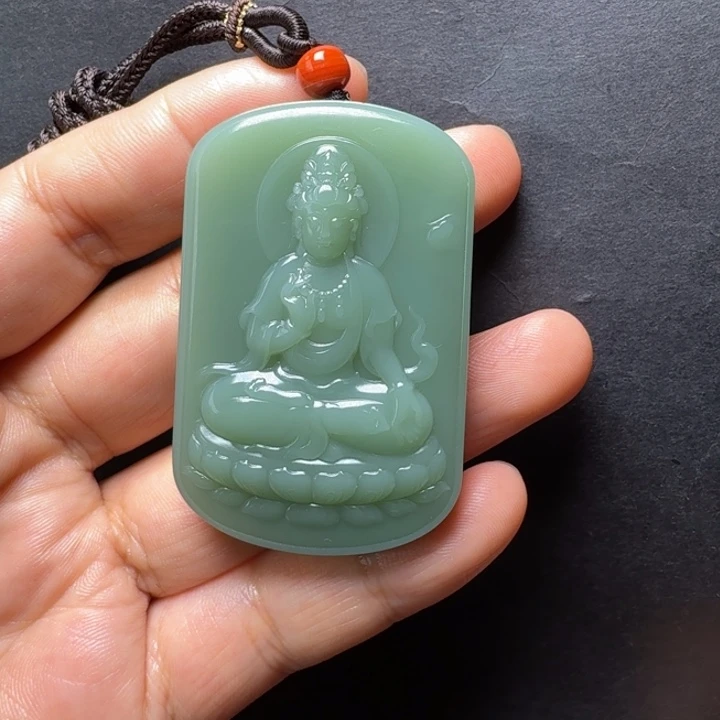 颈饰未镶嵌和田玉（碧玉）