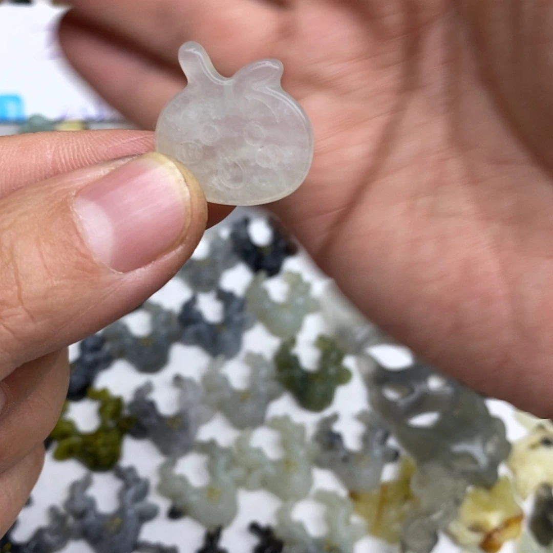 岫玉纯天然岫玉假一赔十未镶嵌辣**?