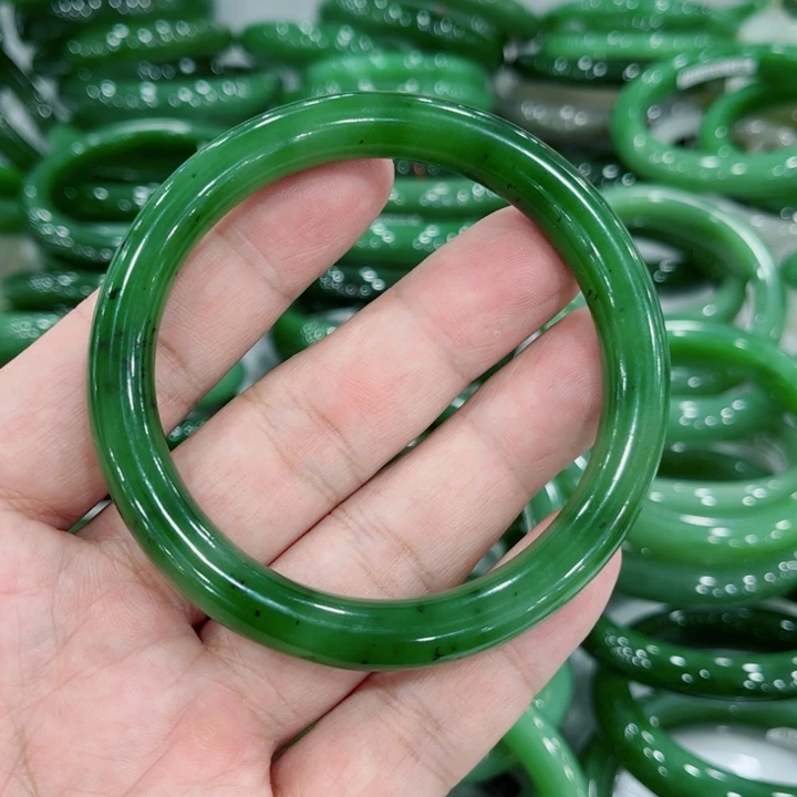 林***绾和田玉未镶嵌手镯58～1