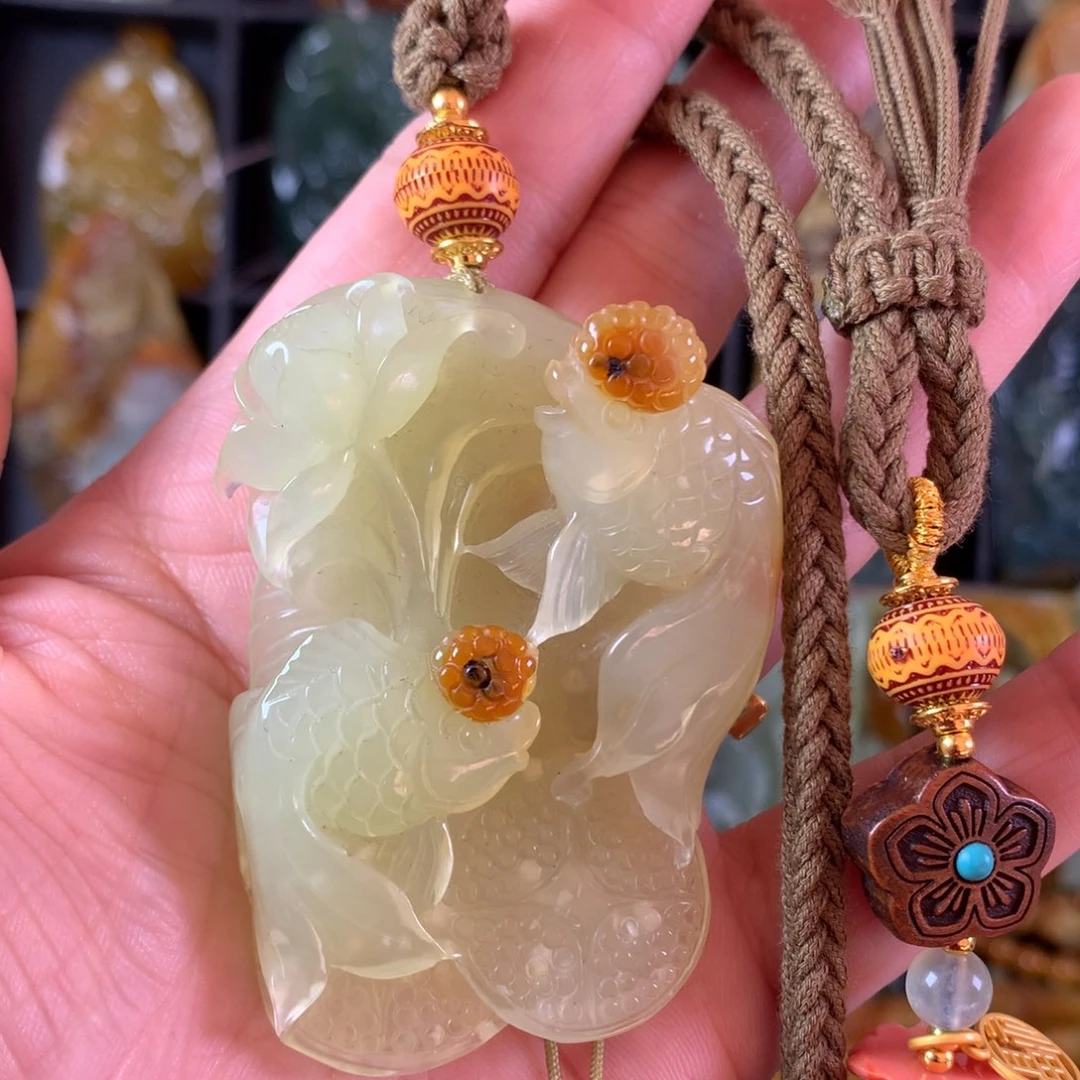 岫玉未镶嵌吊坠(赠链)