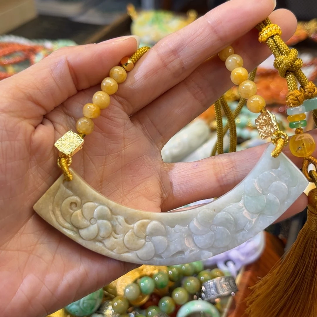 翡翠颈饰未镶嵌待编款