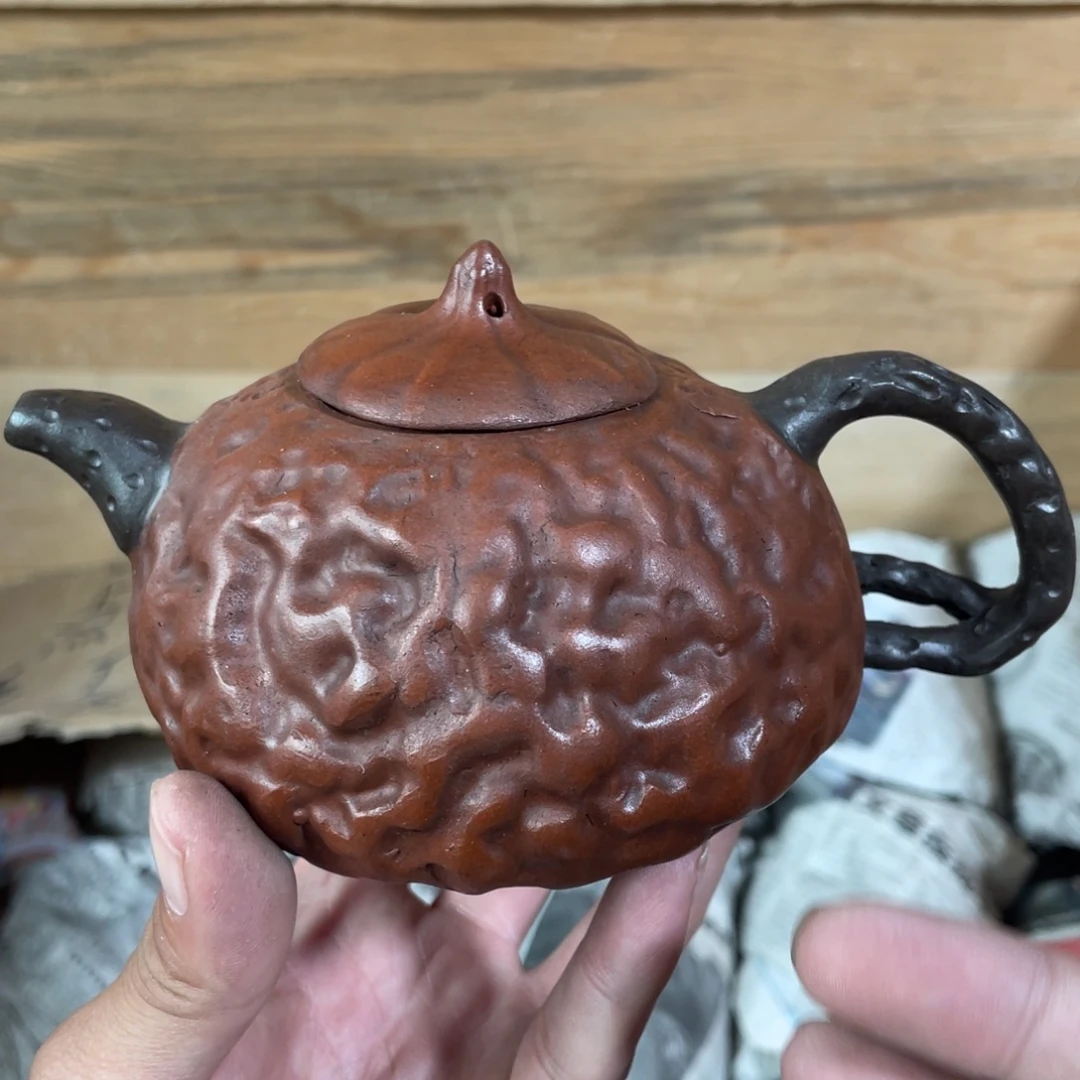 紫砂茶壶老厂紫砂壶一件。