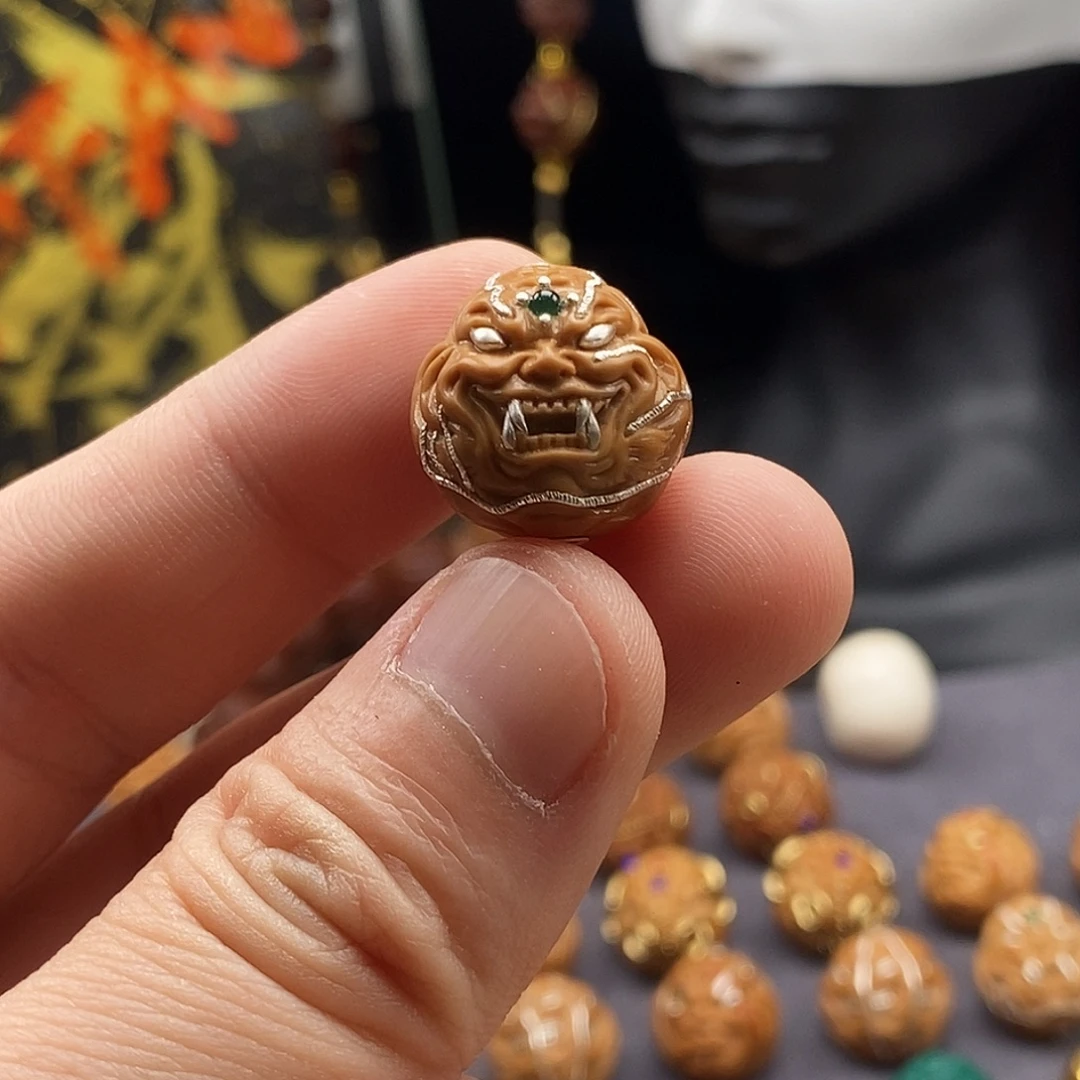 猴头核桃吊坠999足银镶嵌 虎僧