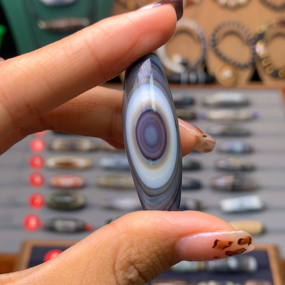 未镶嵌颈饰玛瑙/玉髓内****团