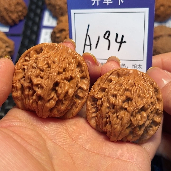 桃核把件41虎头A194