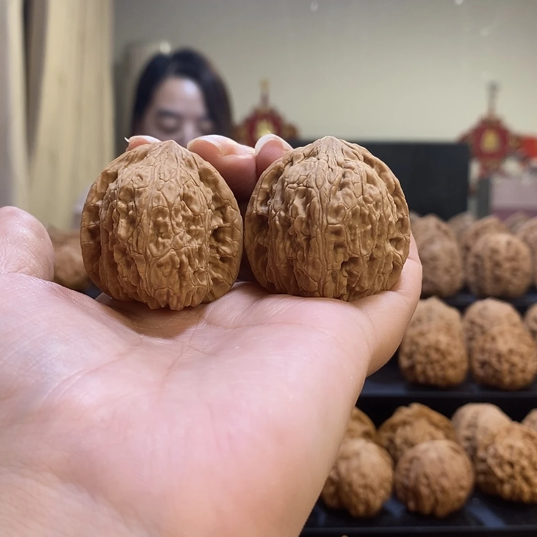 把件文玩核桃37绣球有白尖