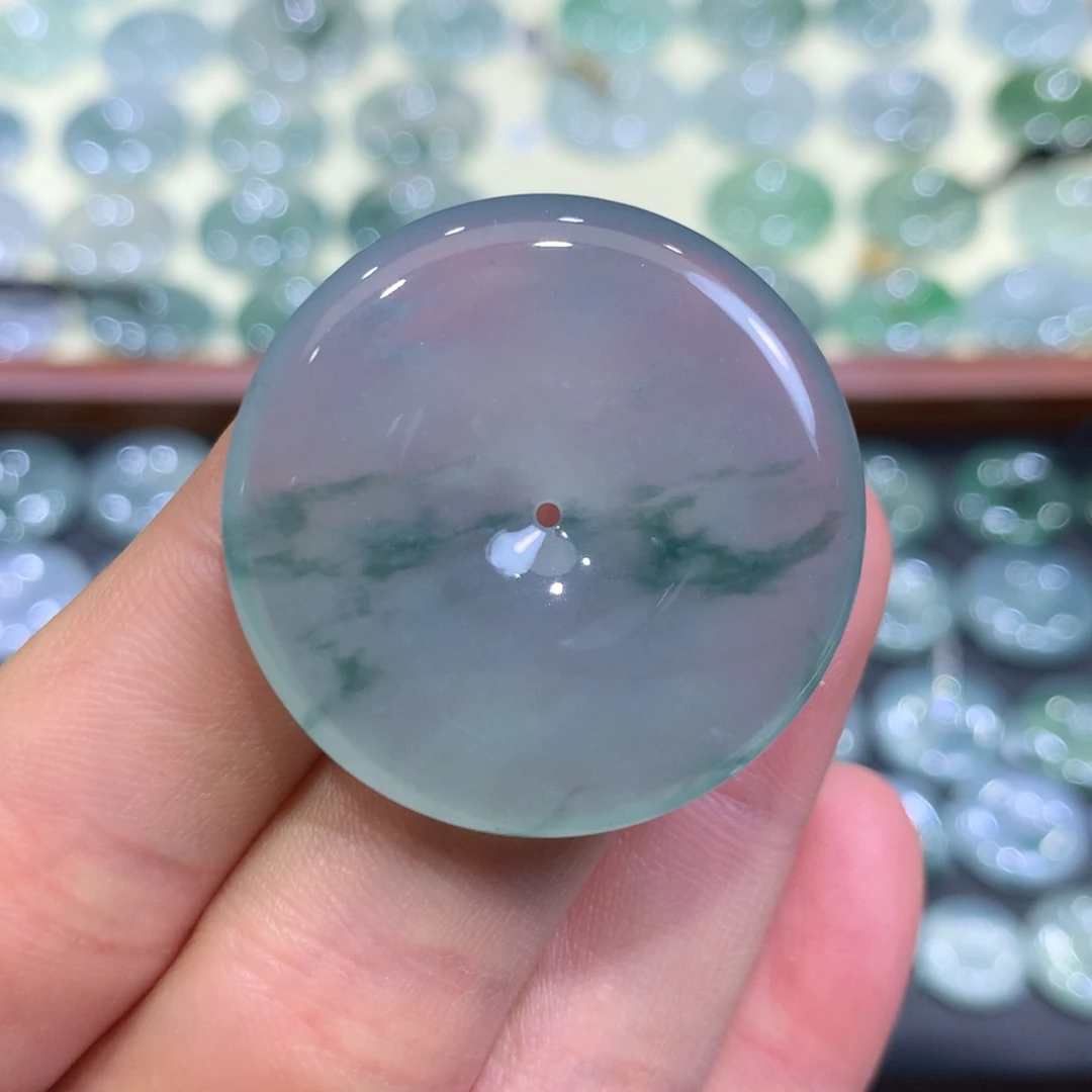 翡翠颈饰未镶嵌平安扣