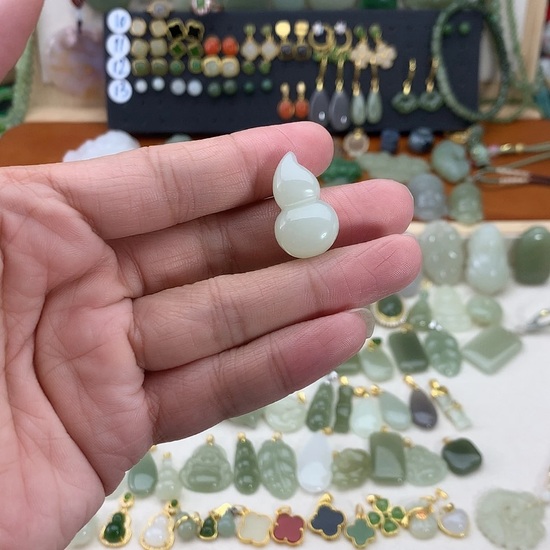 和田玉未镶嵌吊坠(不含链)