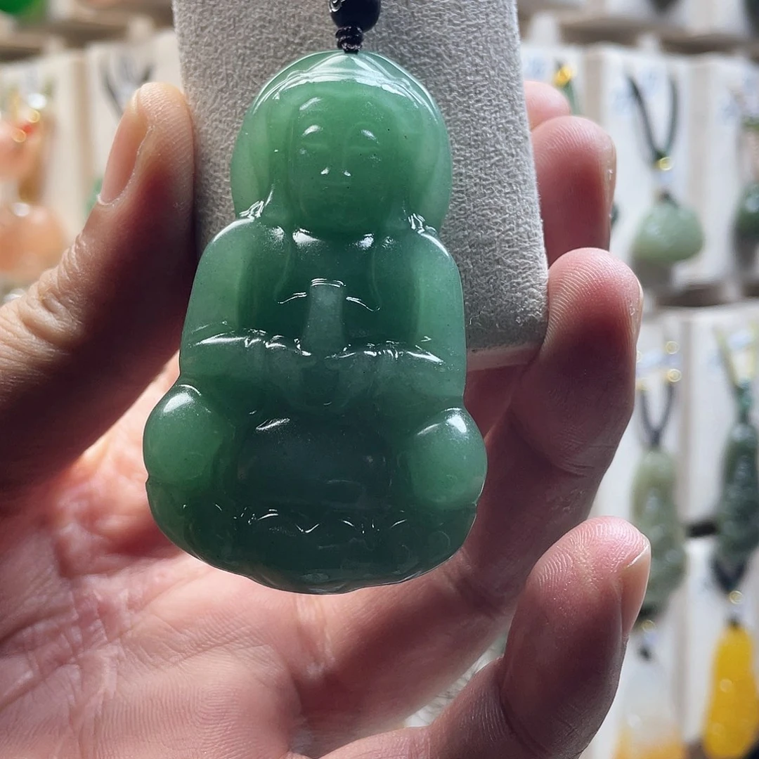 颈饰未镶嵌石英质玉
