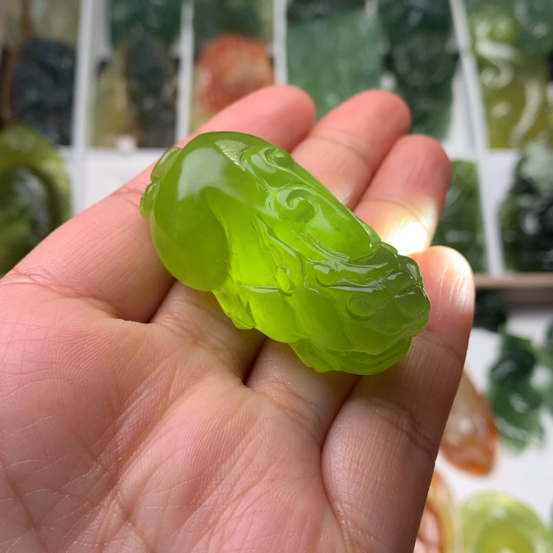 蛇纹石玉未镶嵌挂件貔貅