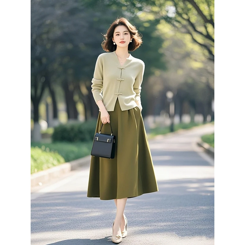 2025超火国风开春穿搭休闲气质新中式绿色时尚毛衣减龄两件套装裙