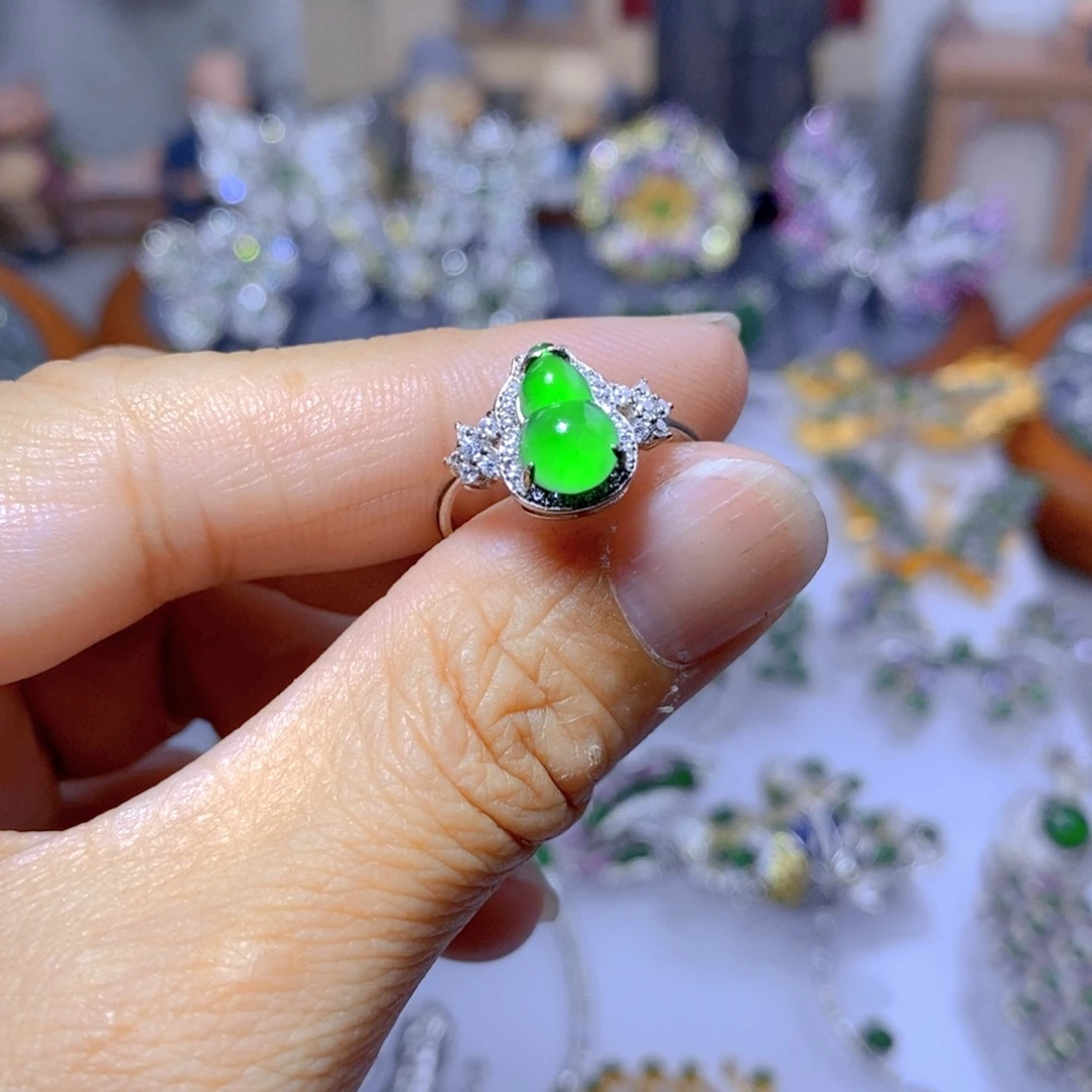 翡翠耳钉银S925镶嵌天然翡翠