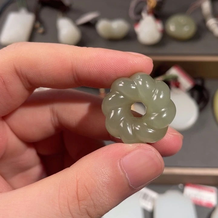 和田玉（糖玉）未镶嵌挂件