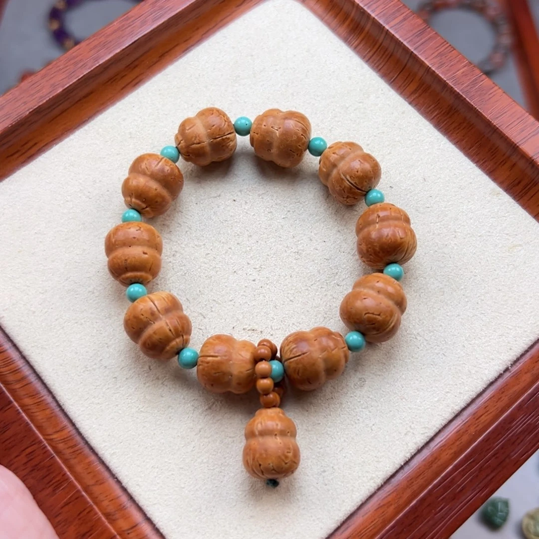 手串猴头核桃卡12.8左右