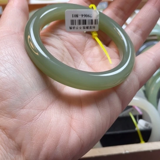 【闪购商品】和田玉手镯未镶嵌56.5