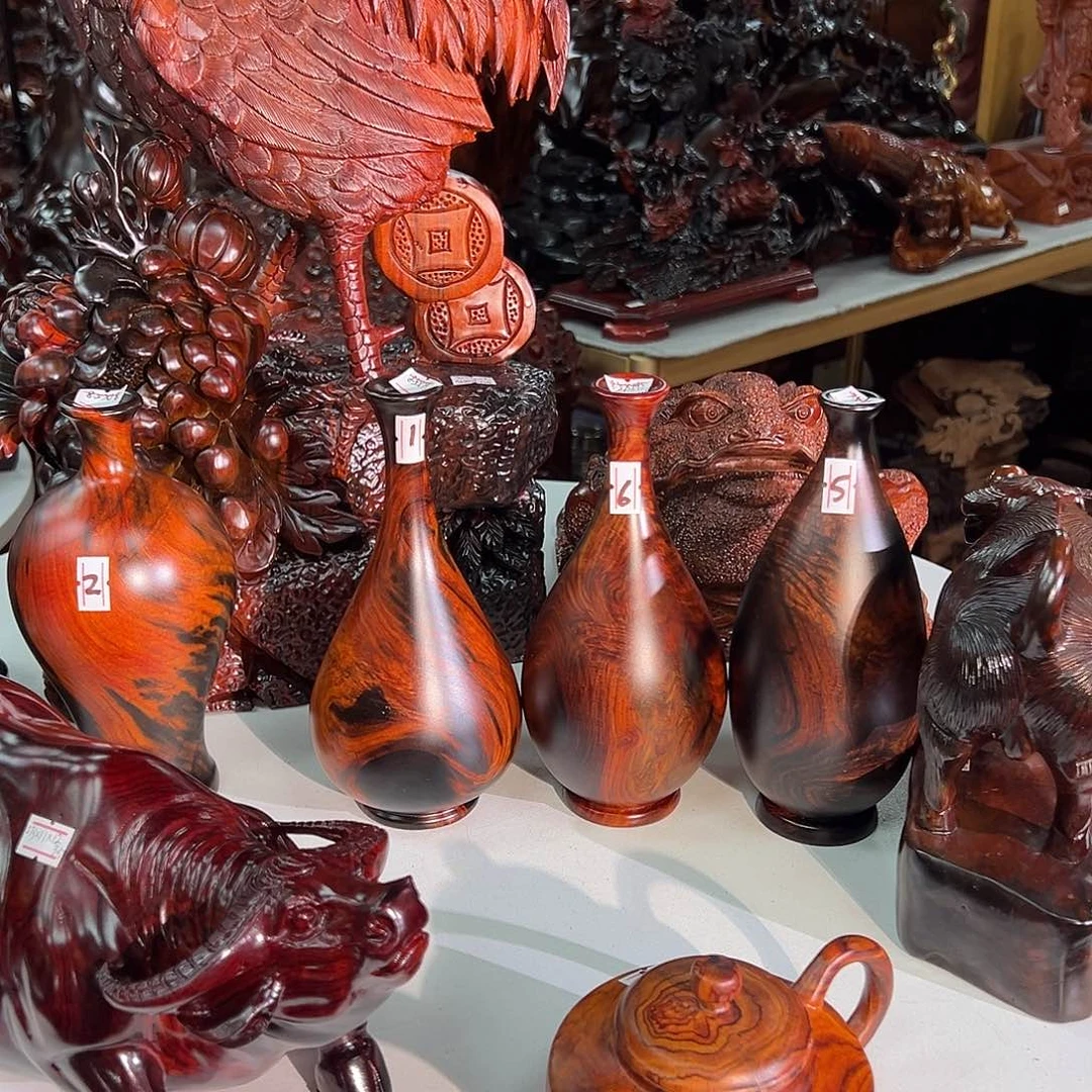 木惠**贸老挝大红酸枝花瓶