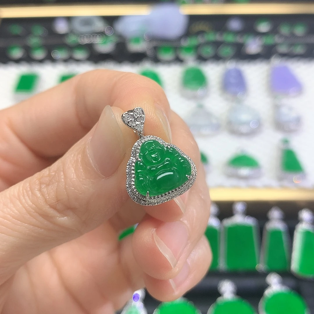 颈饰18K金镶嵌翡翠吊坠