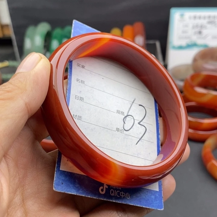 未镶嵌手镯石英质玉