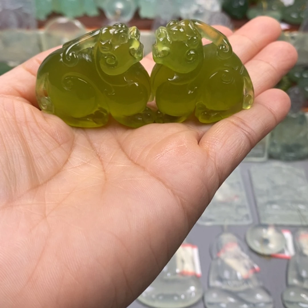 元***唱蛇纹石玉未镶嵌颈饰