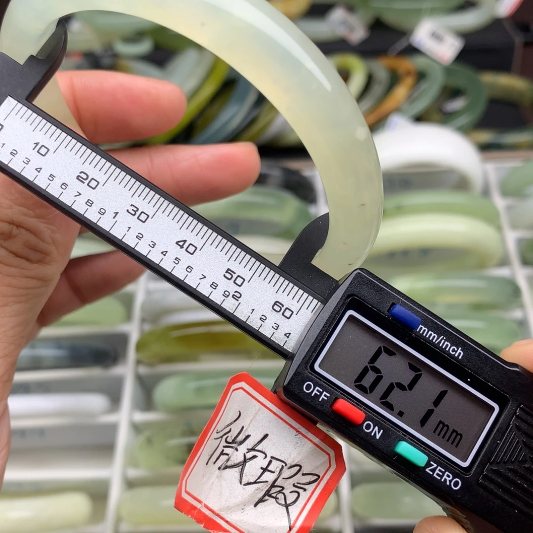 未镶嵌蛇纹石玉手镯674