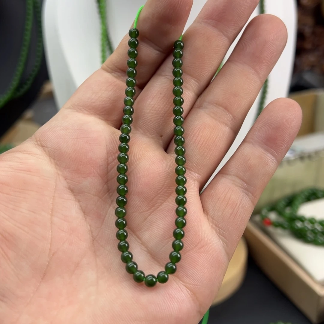 和田玉（碧玉）未镶嵌颈饰卡4 菠菜 无黑 46颗