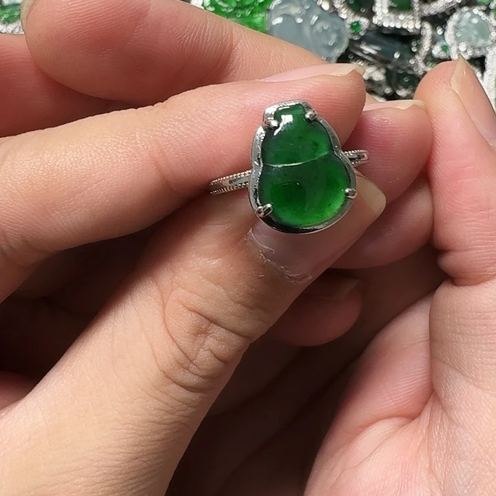 翡翠未镶嵌颈饰天然A货翡翠放漏