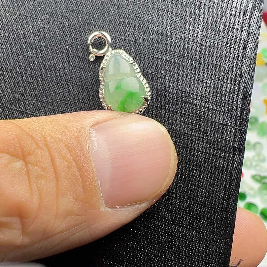 翡翠颈饰银S925镶嵌翡翠