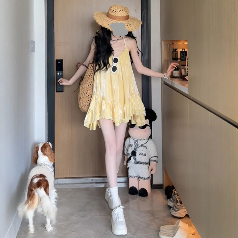 甜美度假风不规则蓬蓬吊带连衣裙女2025夏季夏季赫本不规则连衣裙