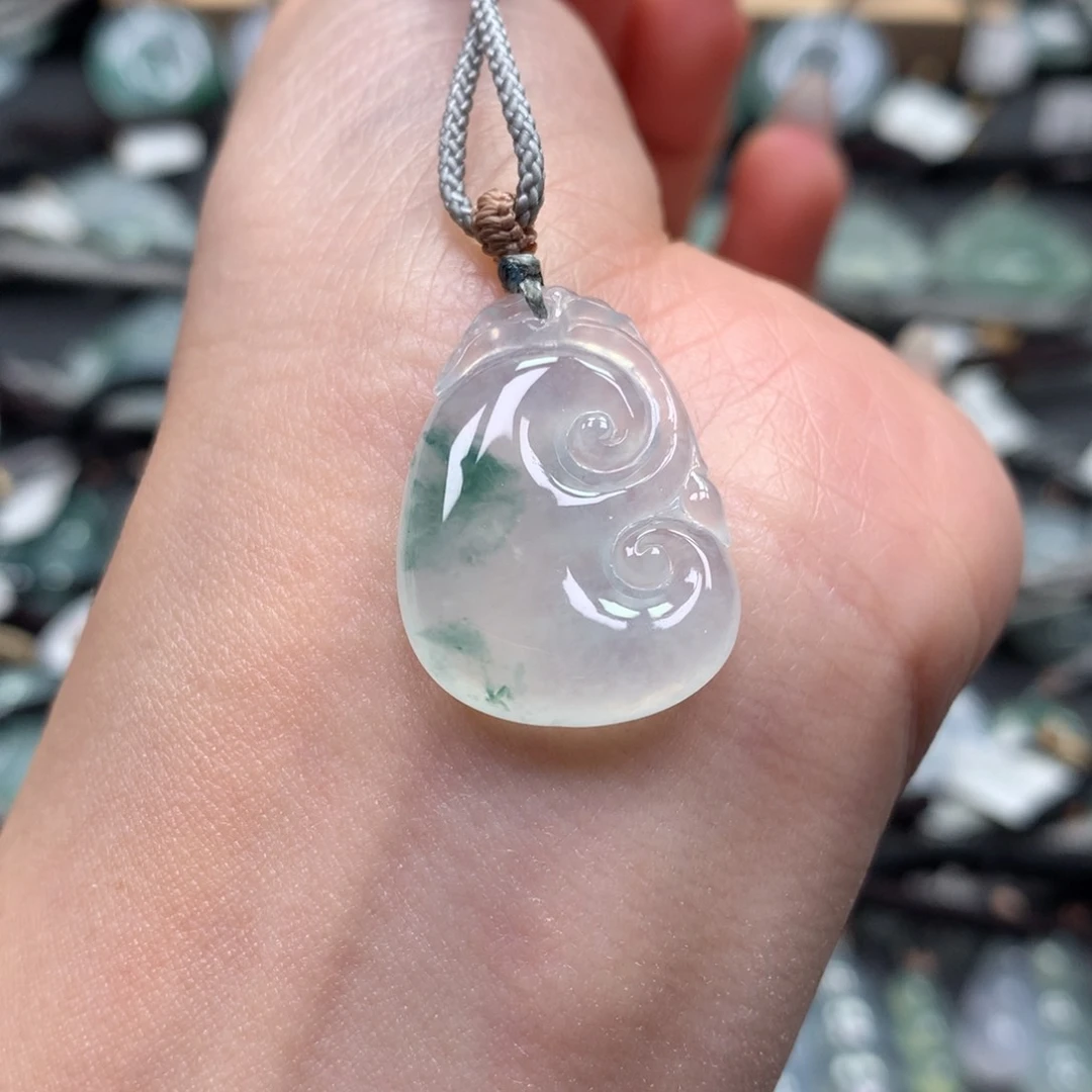 翡翠颈饰未镶嵌如意