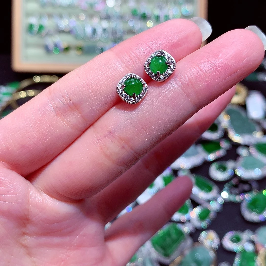 【闪购商品】翡翠吊坠(不含链)未镶嵌