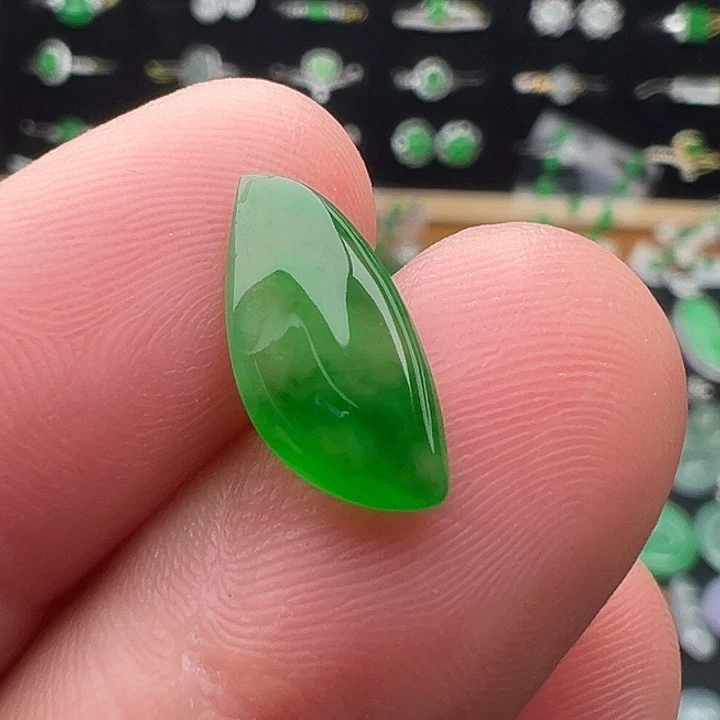 翡翠未镶嵌颈饰随形14.1