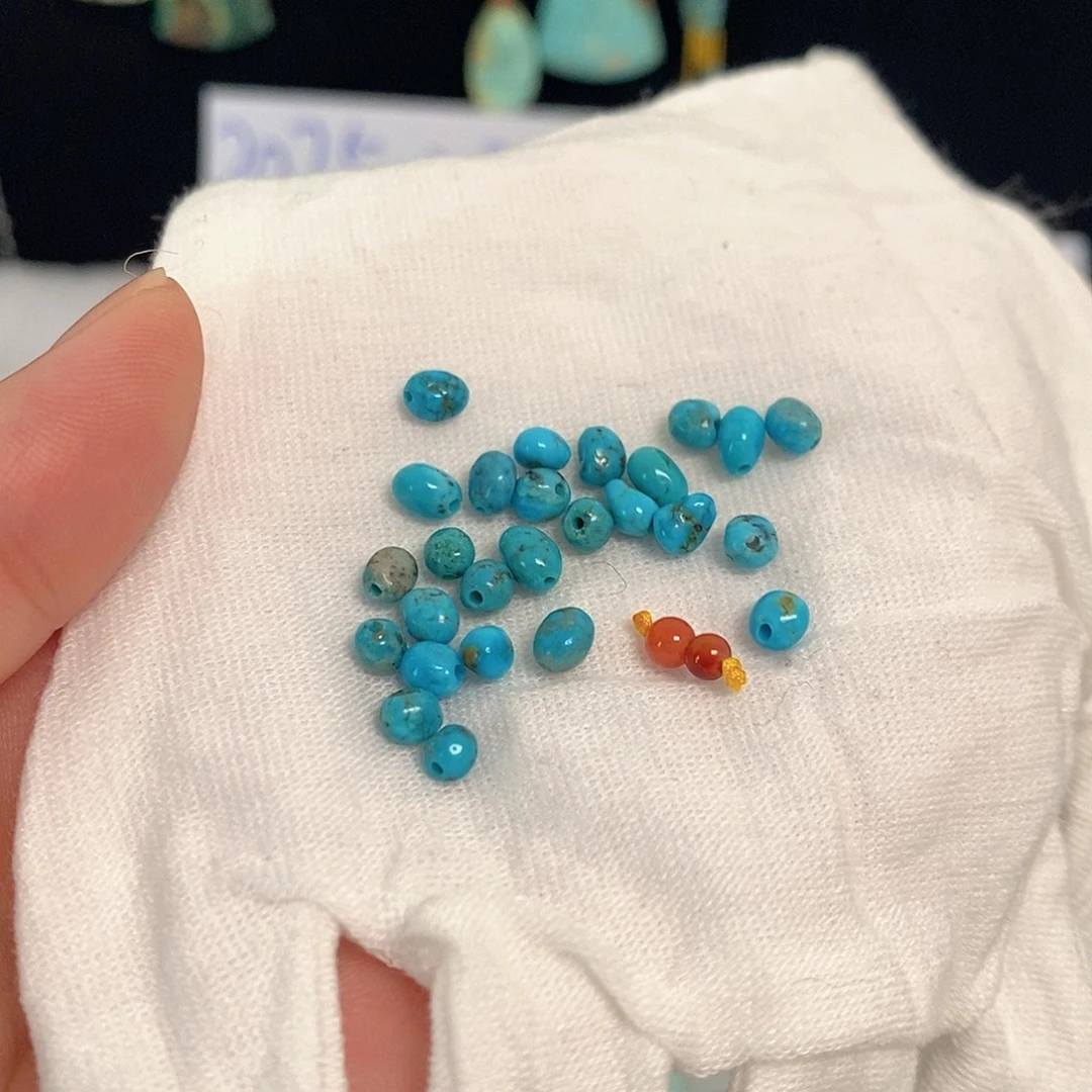 南红玛瑙未镶嵌珠宝奇石