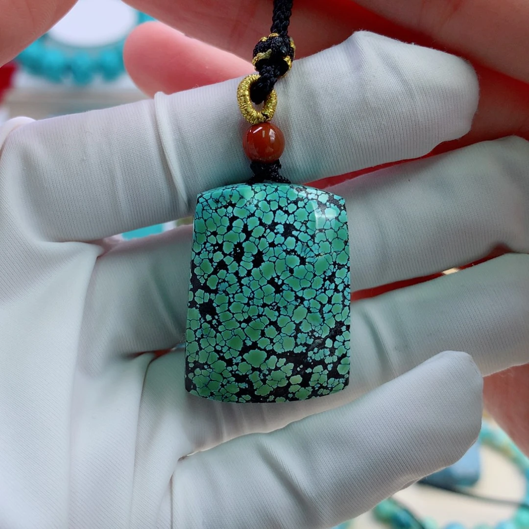 未镶嵌绿松石颈饰